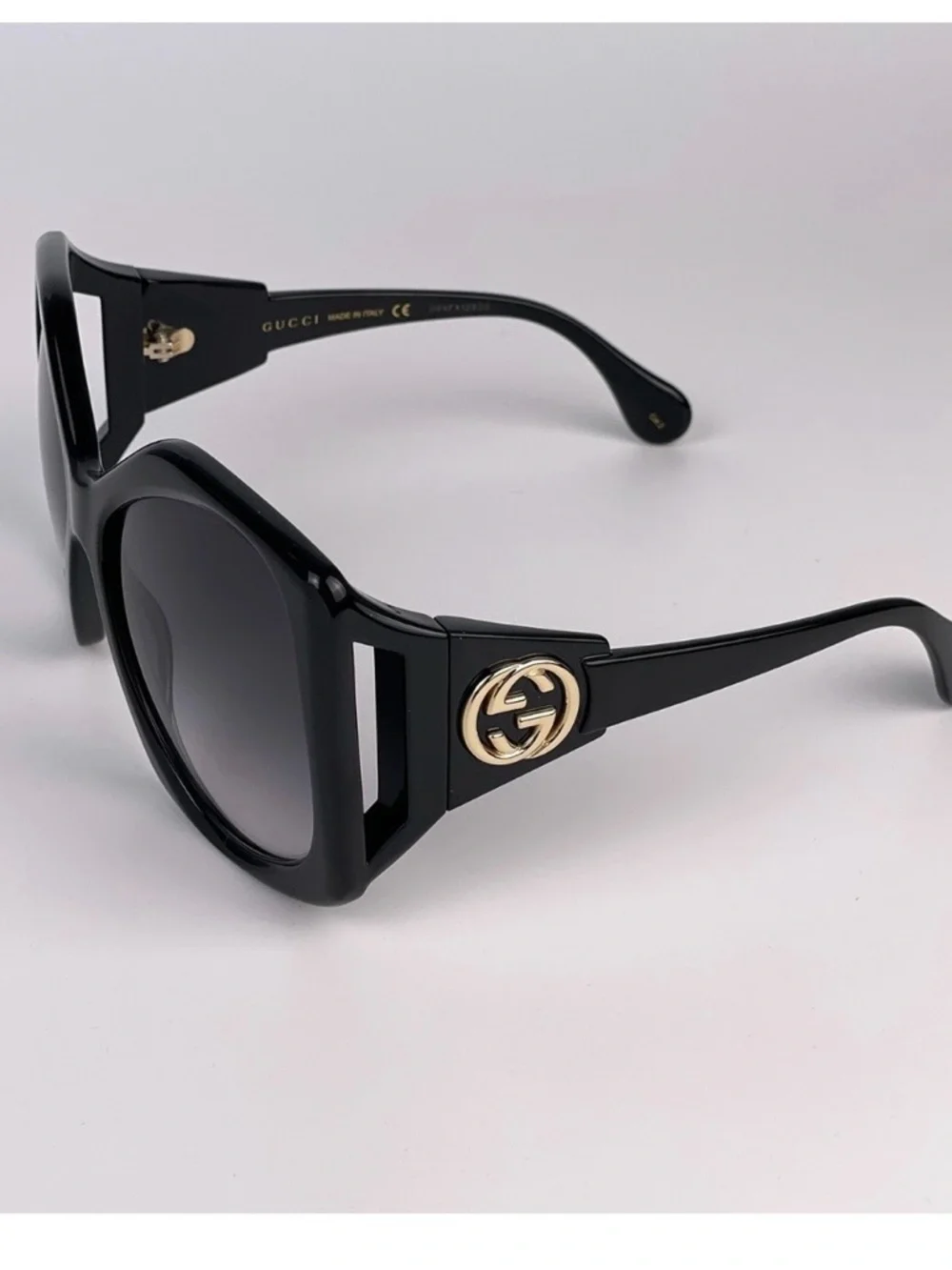 Gucci Black Oversized Fashion Sunglasses - Picture 5 of 9